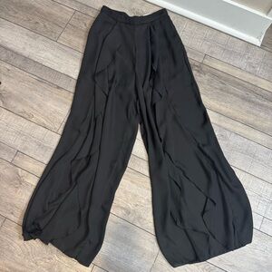 White Closet Black Wide Leg Split Leg Pants - XS